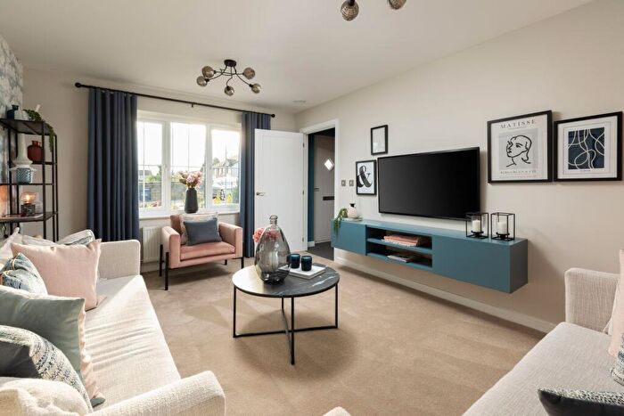 4 Bedroom Detached House For Sale In Highlands Hill, Swanley, Kent, BR8
