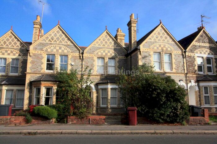 4 Bedroom House To Rent In Wokingham Road, Reading, RG6