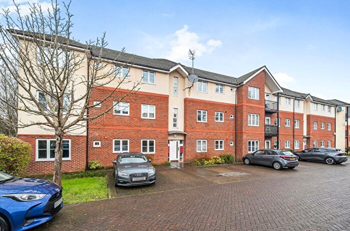 2 Bedroom Flat To Rent In School Meadow, Guildford, Surrey, GU2