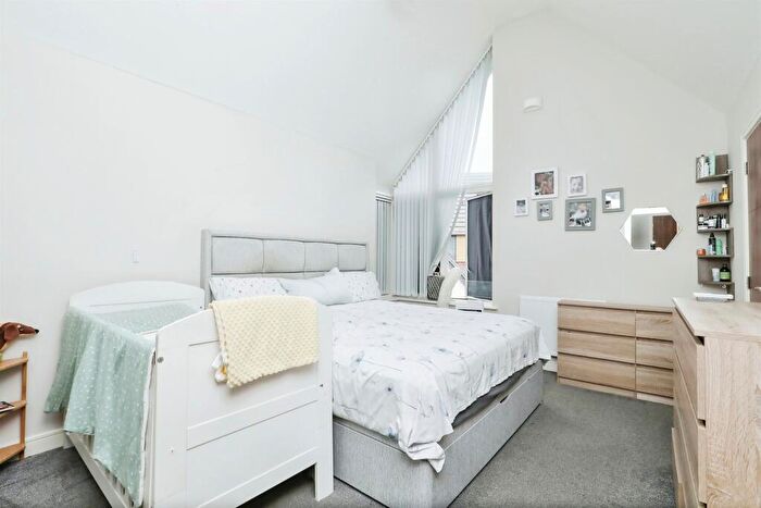 4 Bedroom Detached House For Sale In Lurkins Crescent, Norwich, NR7