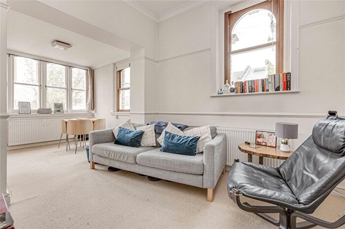 1 Bedroom Flat For Sale In Aspley Road, London, SW18