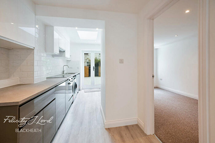 1 Bedroom Apartment For Sale In Charlton Church Lane, Charlton, SE7