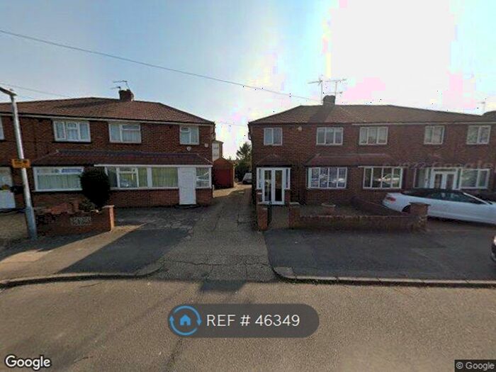 3 Bedroom Semi-Detached House To Rent In Maxwell Road, West Drayton, UB7