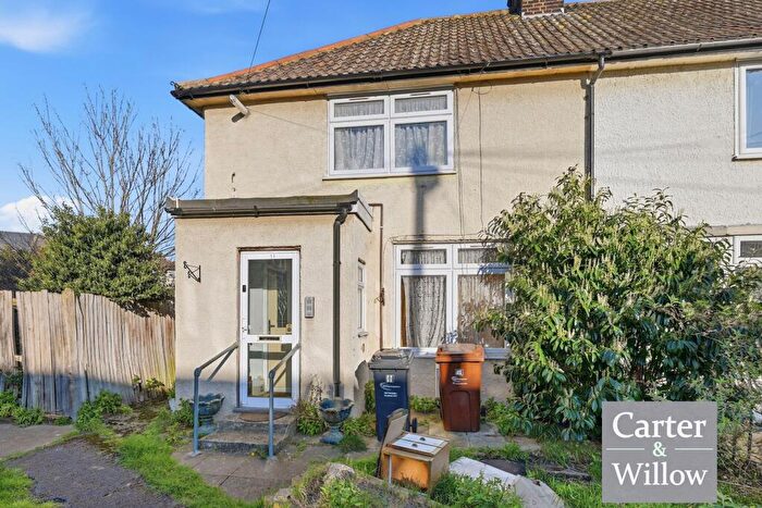 3 Bedroom End Of Terrace House For Sale In Neasham Road, Dagenham, RM8