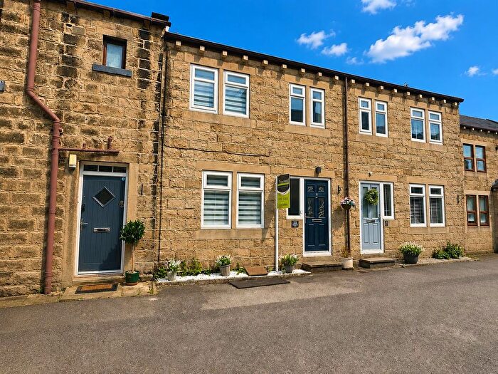 3 Bedroom Terraced House For Sale In Woodland View, Calverley, Pudsey, LS28