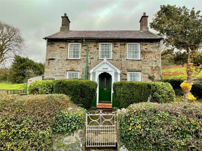 4 Bedroom Detached House For Sale In Clynnogfawr, Caernarfon, Gwynedd, LL54