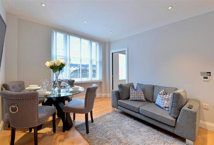 1 Bedroom Flat To Rent In Hill Street, Mayfair, London, W1J