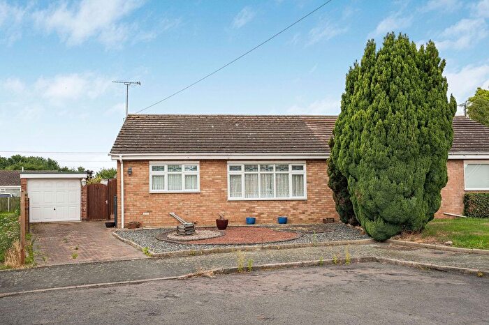 2 Bedroom Semi-detached Bungalow For Sale In Apple Close, Offord D'arcy, Cambridgeshire., PE19