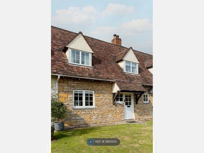 3 Bedroom Terraced House To Rent In Tythe Barn Cottages, Evesham, WR11