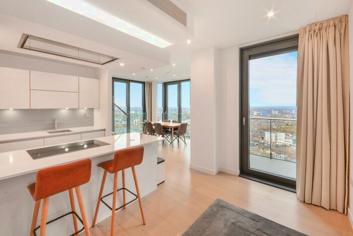 3 Bedroom Flat To Rent In Great Eastern Road, London, E15