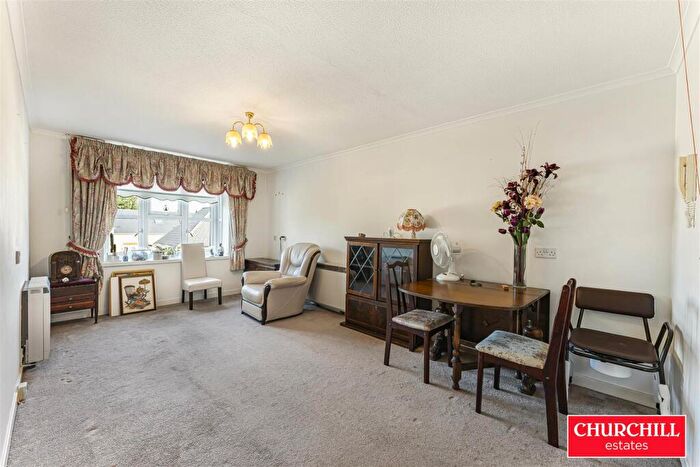 1 Bedroom Retirement Property For Sale In Nightingale Lane, Wanstead, E11
