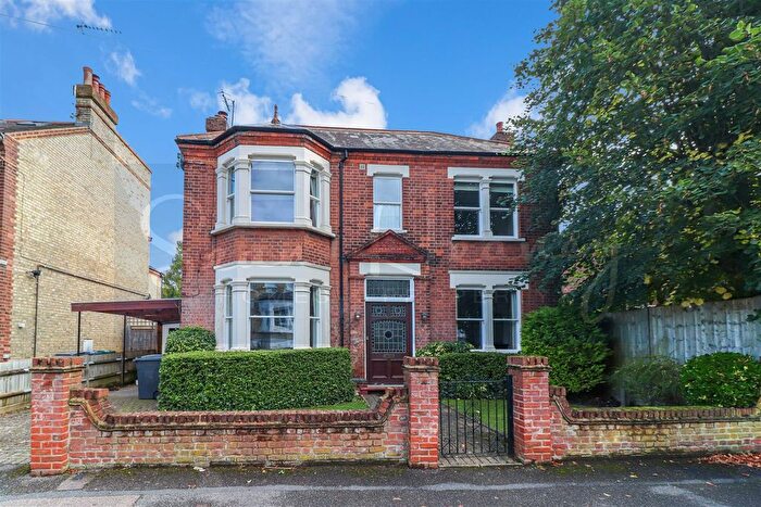 4 Bedroom Detached House For Sale In Hadley Road, New Barnet, EN5