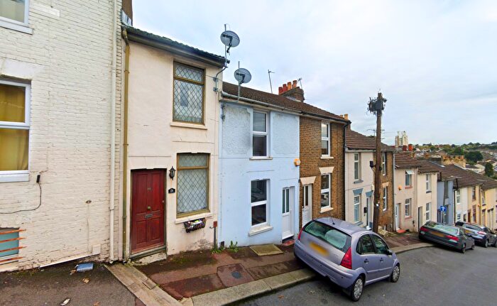 3 Bedroom Terraced House For Sale In Grange Hill, Chatham, ME5
