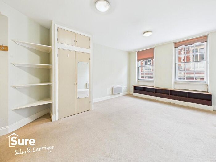 Studio To Rent In High Street, Hemel Hempstead, Hertfordshire, HP1