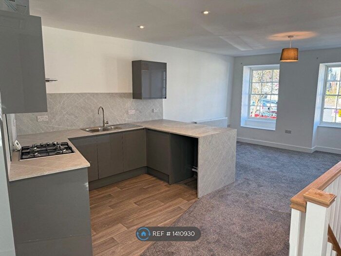 2 Bedroom Maisonette To Rent In Bridge Street, Bideford, EX39