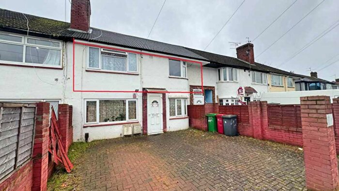 2 Bedroom Apartment For Sale In Lancaster Avenue, Slough, SL2