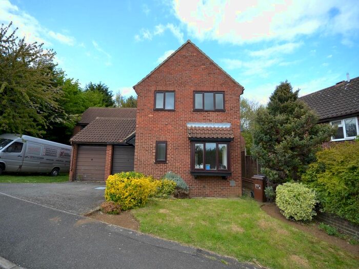 4 Bedroom Detached House To Rent In Penn Gardens, Northampton, NN4