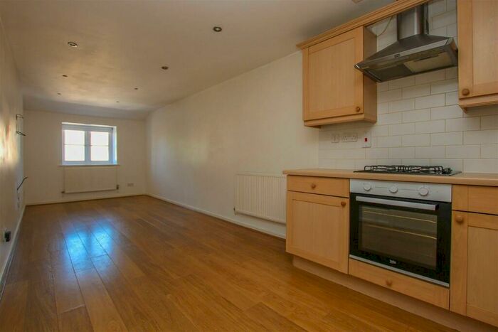 1 Bedroom Apartment For Sale In Gresham Close, Brentwood, CM14