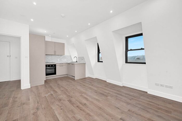 1 Bedroom Flat To Rent In Parkhurst Court, Warlters Road, N7