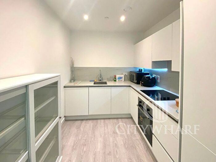 2 Bedroom Flat To Rent In Shearwater Drive, London, NW9