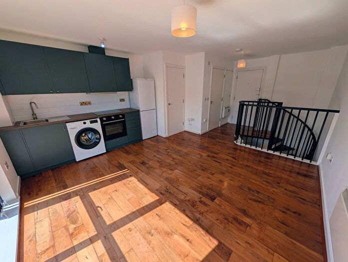 1 Bedroom Flat For Sale In Park Road, Colliers Wood, London, SW19