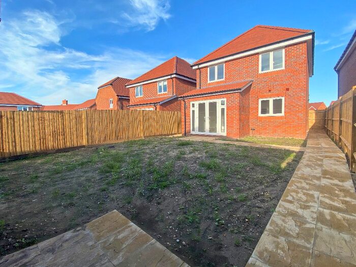 3 Bedroom Detached House To Rent In Stonehill Road, Ash, Aldershot, GU12