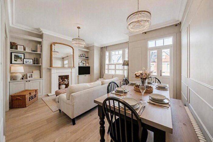 3 Bedroom Flat For Sale In Altenburg Gardens, Battersea, London, SW11