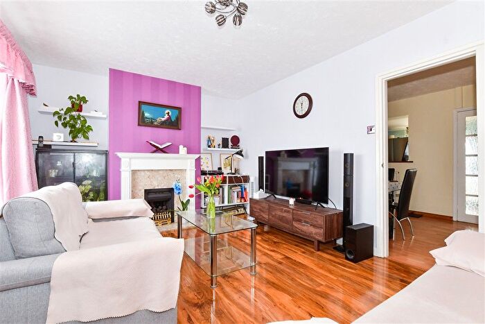 3 Bedroom Terraced House For Sale In Beaumont Road, Maidstone, Kent, ME16