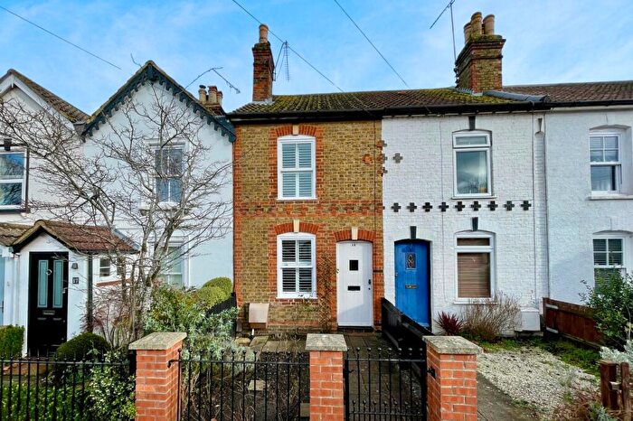 2 Bedroom Terraced House For Sale In Winchester Street, Farnborough, GU14