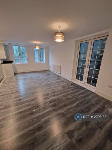 2 Bedroom Flat To Rent In Alnus Apartments, South Croydon, CR2