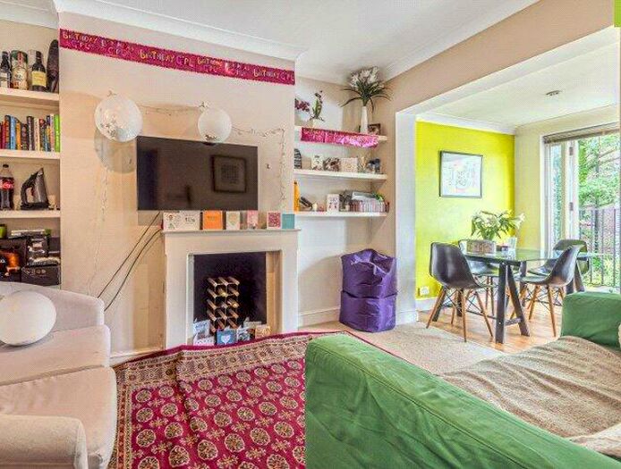 3 Bedroom Apartment To Rent In Chatham Road, London, SW11