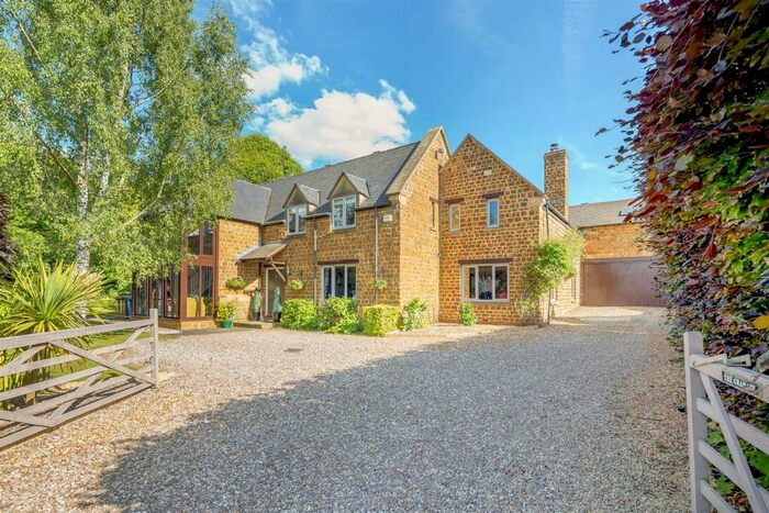 6 Bedroom House For Sale In Duns Tew Road, Hempton, Banbury, Oxfordshire, OX15