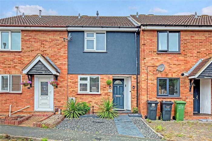 2 Bedroom Detached House For Sale In Fraser Close, Laindon, Basildon, Essex, SS15