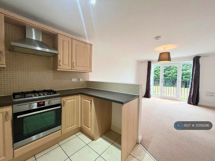 2 Bedroom Flat To Rent In Cottams Close, Wigston, LE18