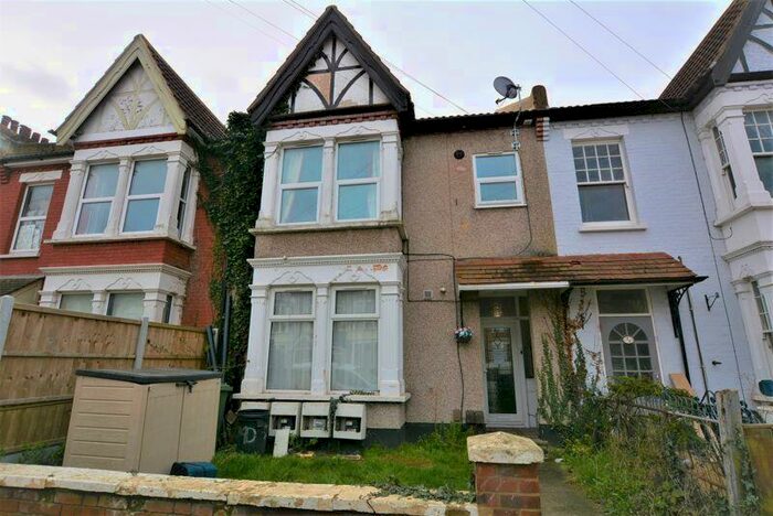 1 Bedroom Flat To Rent In Boscombe Road, Southend-On-Sea, SS2