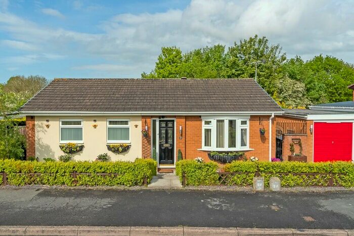 3 Bedroom Detached Bungalow For Sale In Ffordd Mailyn, Wrexham, Wrexham (County Of), LL13