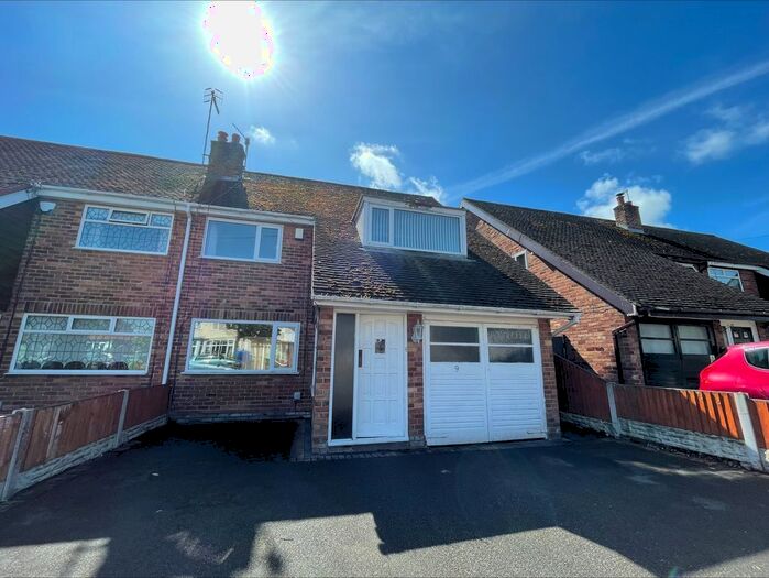 3 Bedroom Semi-Detached House To Rent In Oakland Drive, Upton, Wirral, CH49