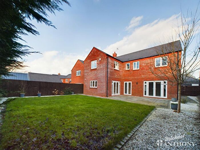 5 Bedroom Detached House For Sale In Brook Farm Close, Stoke Hammond, Milton Keynes, Buckinghamshire, MK17