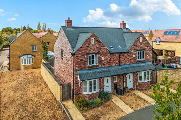 3 Bedroom Semi-Detached House For Sale In Orchid Walk, Woodstock, Oxfordshire, OX20