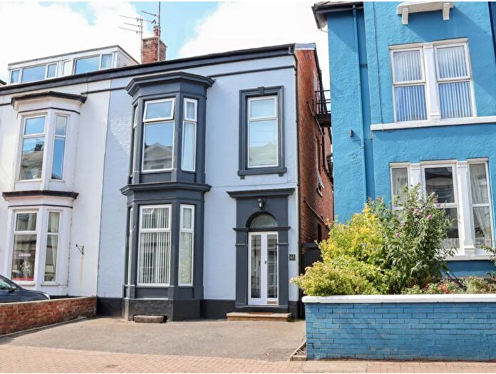 5 Bedroom Semi-Detached House To Rent In Golf Open - Bold St, Southport, PR8