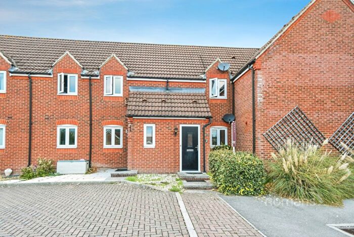 2 Bedroom Flat To Rent In Darling Close, Stratton St Margaret, Swindon, SN3