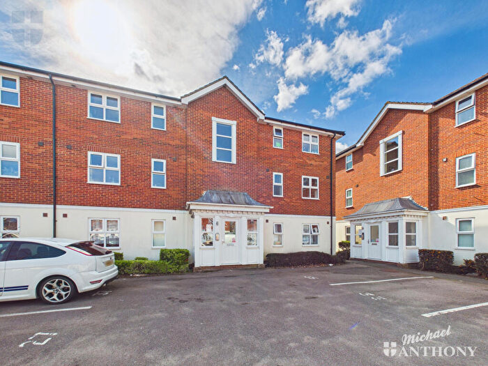1 Bedroom Apartment To Rent In Whinchat, Aylesbury, HP19