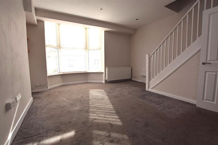 2 Bedroom Flat To Rent In Queens Road, Hastings, TN34