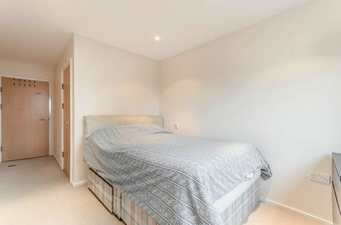 2 Bedroom Flat To Rent In Devonport Street, Shadwell, London, E1