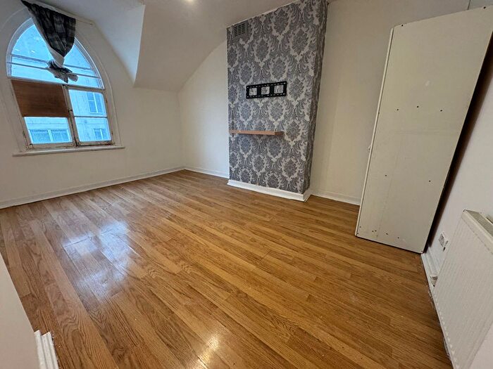 1 Bedroom Flat To Rent In Catford Broadway, London, SE6