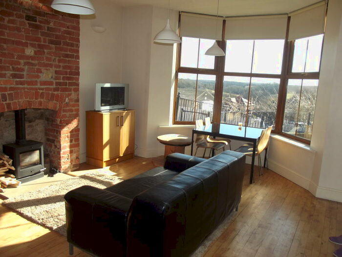 4 Bedroom Cottage To Rent In High Street, Maltby, Rotherham, S66