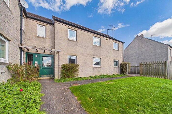 2 Bedroom Flat For Sale In The Hallsteads, Kniveton, Ashbourne, DE6