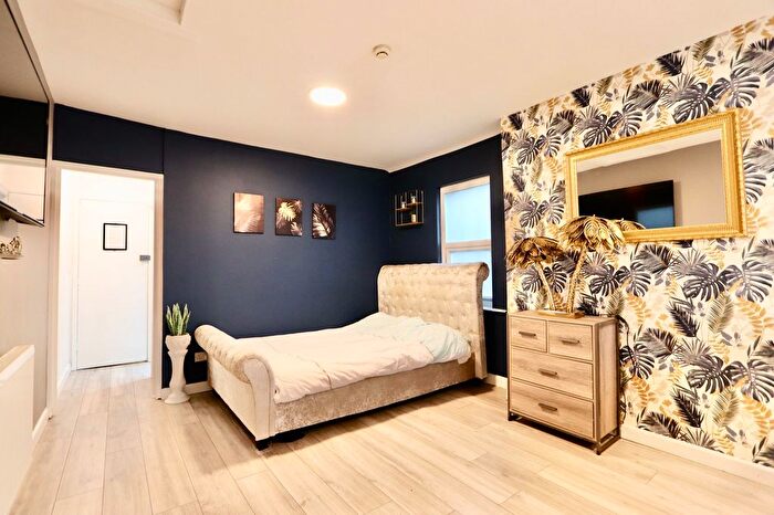 1 Bedroom Flat To Rent In Malefant Street, Malefant Street, CF24