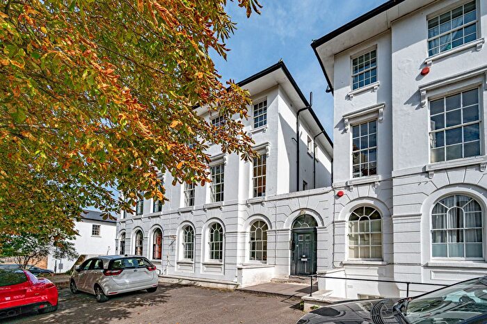 1 Bedroom Flat For Sale In Liverpool Road, Highbury And Islington, London, N7