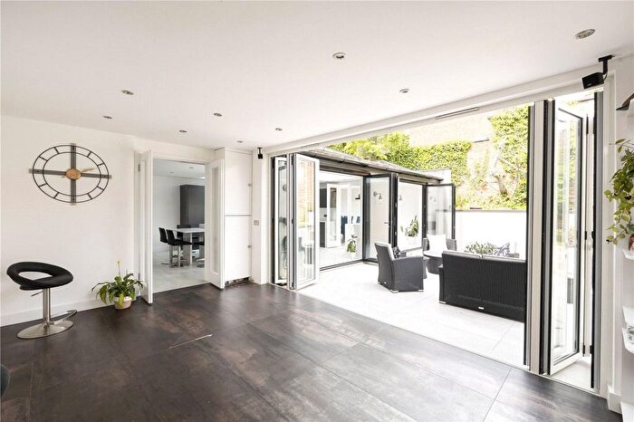 6 Bedroom Detached House To Rent In Kingsmead Road, London, SW2